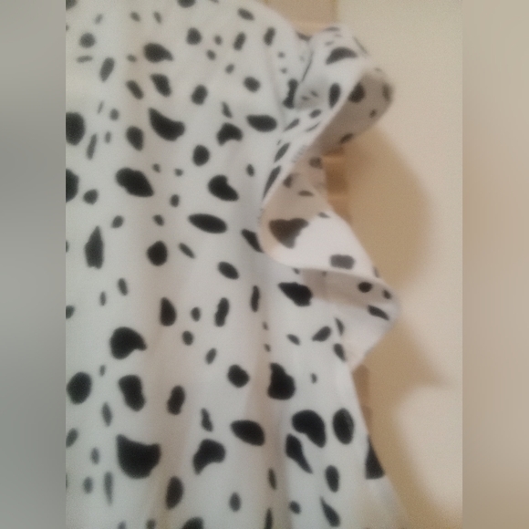 Black and white blouse with ruffles - Picture 3 of 10